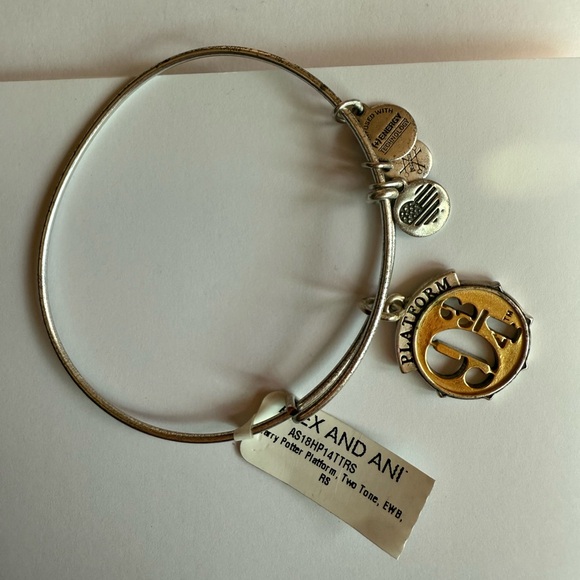 Alex and Ani Platform 9 3/4 Silver Charm Bracelet Harry Potter - Picture 1 of 2